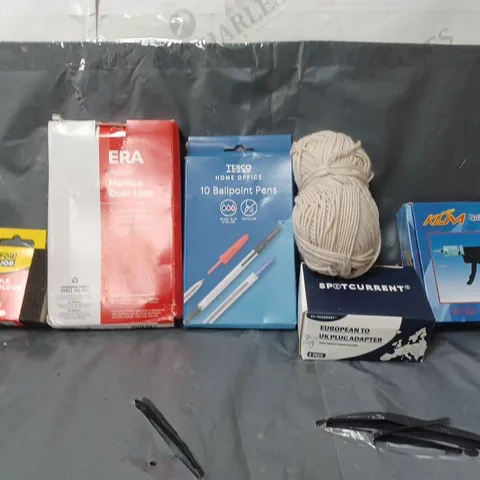 BOX OF APPROXIMATELY 12 ASSORTED ITEMS TO INCLUDE - KLOM QUICK GUN TURNING TOOL , TESCO 10 BALLPOINT PEN , ERA MORTICE DOOR LOCK ETC