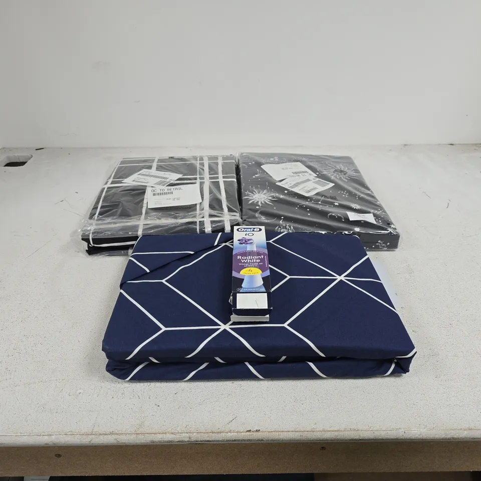 BOX OF APPROXIMATELY 15 ASSORTED HOUSEHOLD ITEMS TO INCLUDE VARIOUS BEDDING SETS, ORAL B REPLACEMENT HEADS ETC