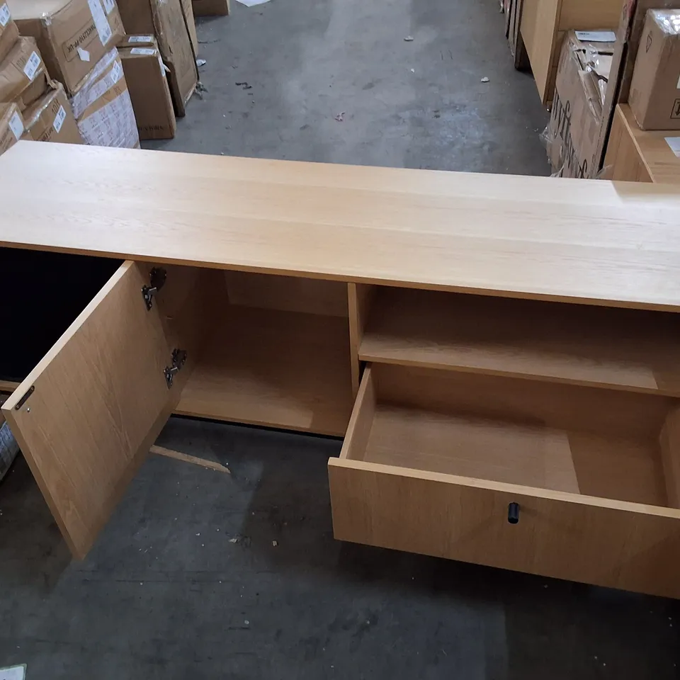 SWYFT SIDEBOARD 03 - OAK