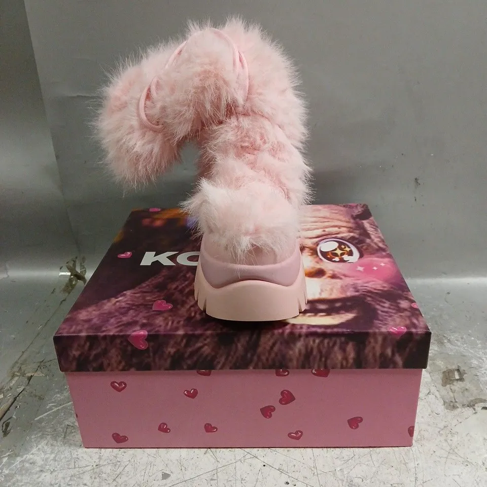 BOXED PAIR OF KOI KAWAII SASQUATCH FLUFFY SNOW BOOTS IN PINK SIZE UK 4