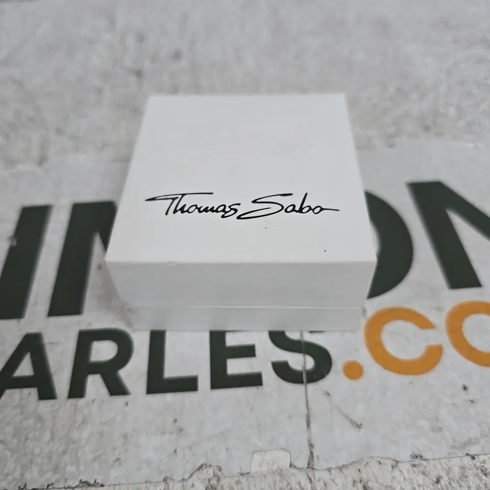 THOMAS SABO SILVER NEKCLACE IN WHITE PRESENTATION BOX