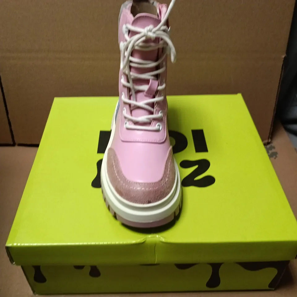BOXED PAIR OF KOI KIDZ LIL' HYDRA KAWAII BOOTS IN PINK MULTI - SIZE 13