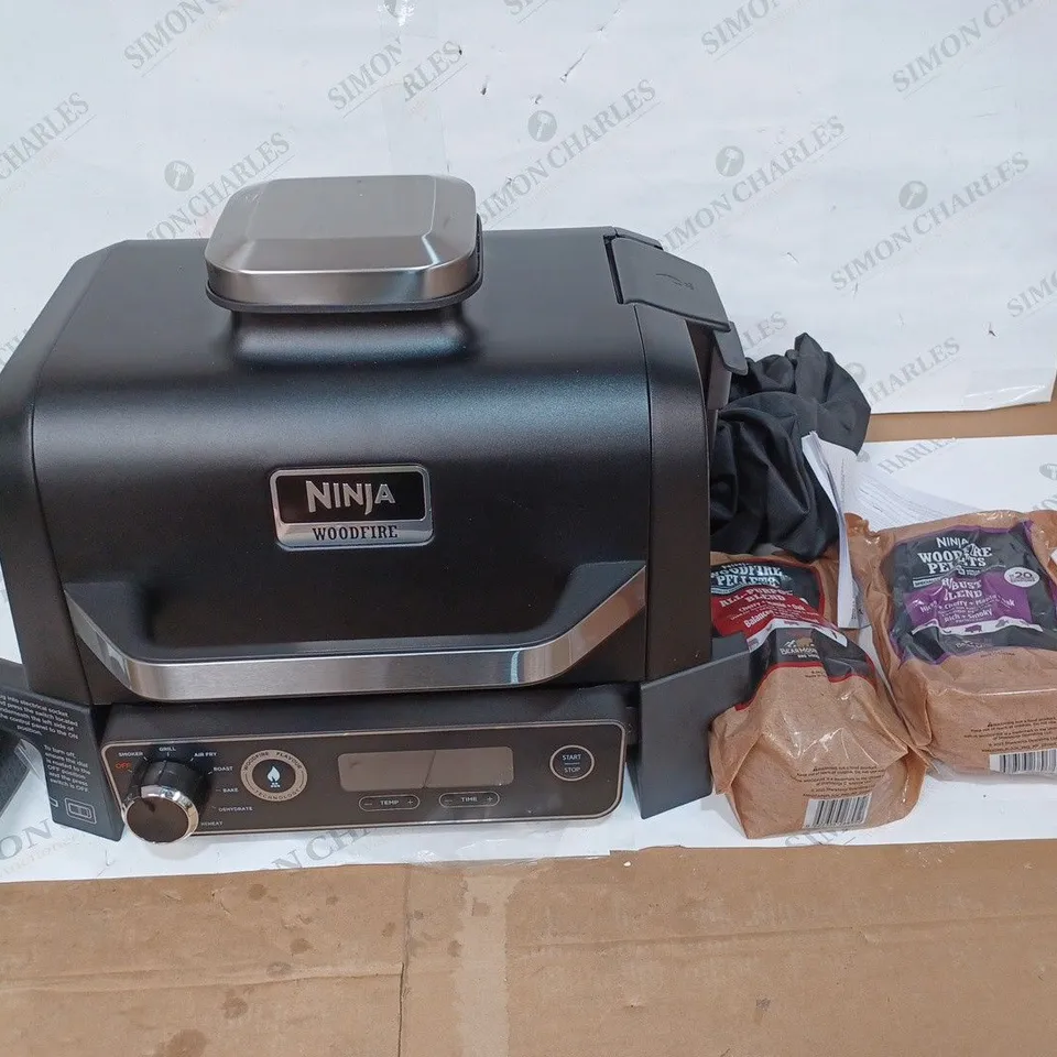 BOXED NINJA WOODFIRE ELECTRIC BBQ GRILL & SMOKER WITH AIR FRY FUNCTION OG701UKQ