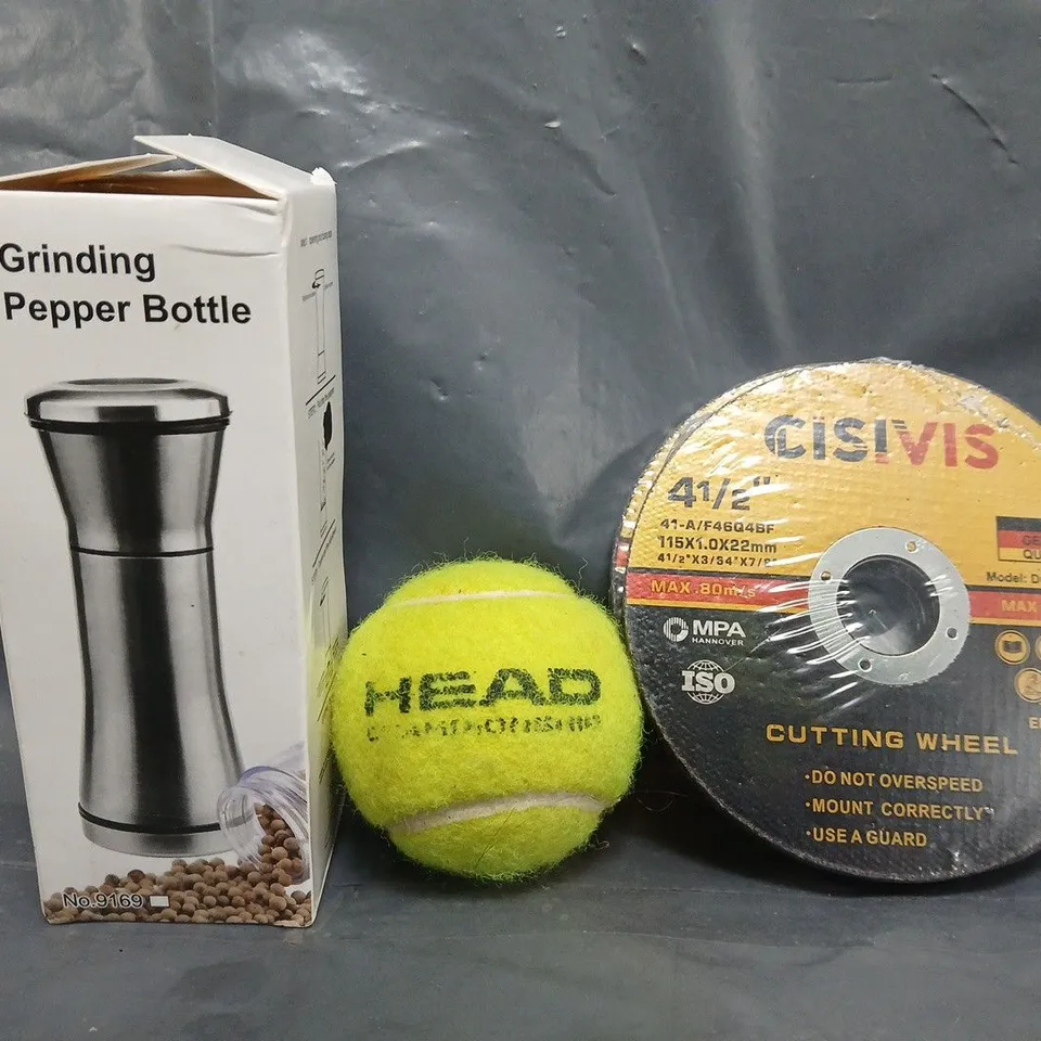 APPROXIMATELY 10 ASSORTED HOUSEHOLD ITEMS TO INCLUDE CUTTING WHEEL, TENNIS BALL, GRINDING PEPPER BOTTLE, ETC