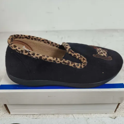 BOXED PAIR OF PADDERS DANDIE SLIPPERS –UK SIZE 5