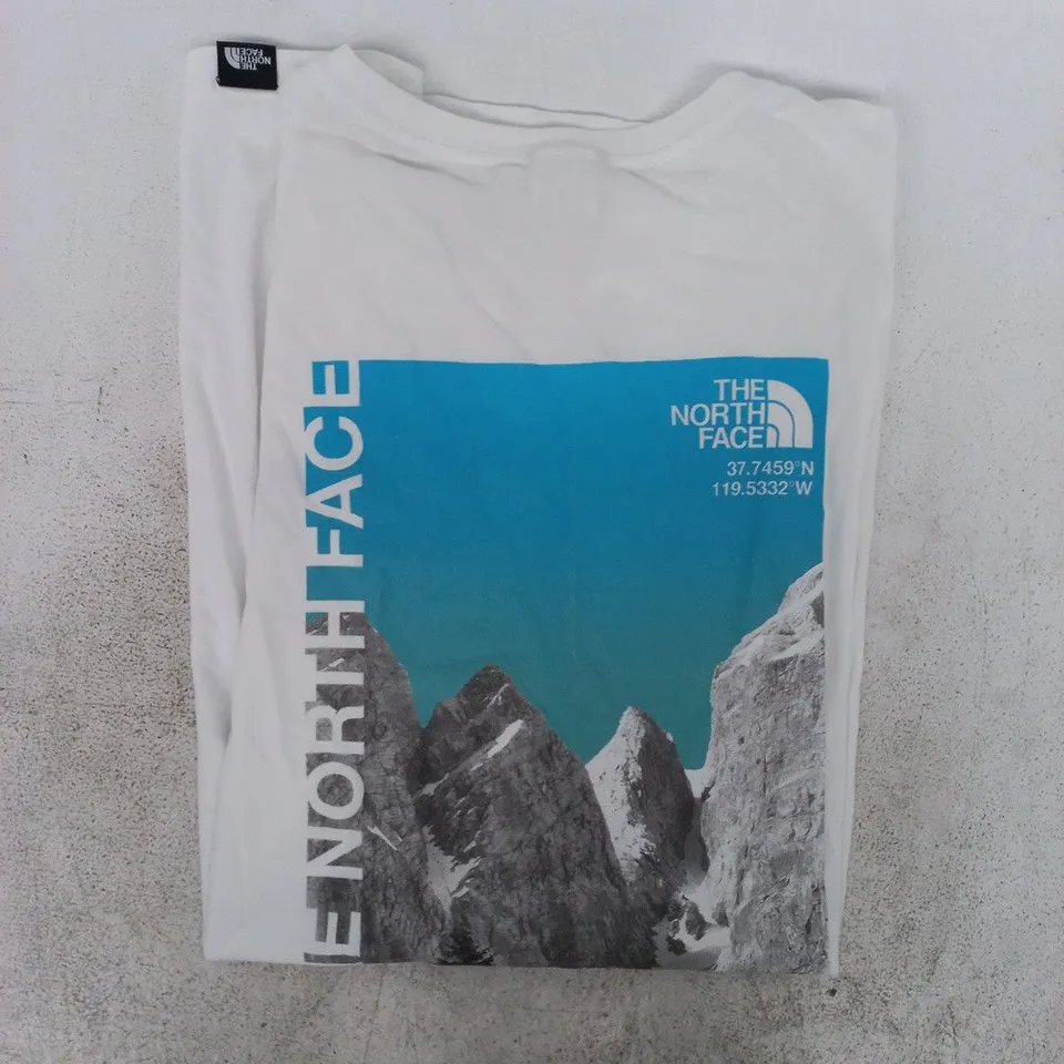THE NORTH FACE SHORT SLEEVE T-SHIRT IN WHITE SIZE XL