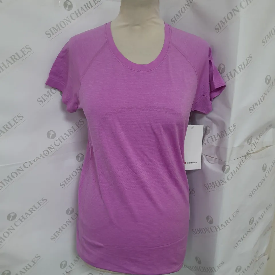 LULULEMON SWIFTLY TECH SHORT SLEEVE SHIRT IN PURPLE SIZE 8