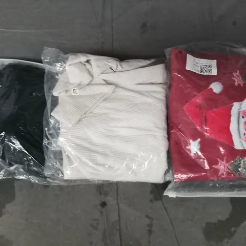 APPROXIMATELY 20 ASSORTED CLOTHING AND FASHION PRODUCTS IN VARIOUS STYLES AND SIZES - COLLECTION ONLY