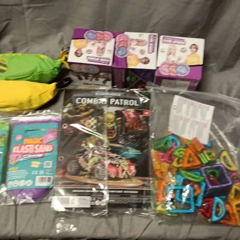 ASSORTED CHILDREN’S TOYS: COMBAT PATROL SET + COLOURFUL BUILDING BRICKS