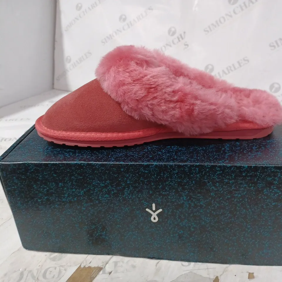 EMU AUSTRALIA "JOLIE" SLIPPERS - UK SIZE 7, PINK