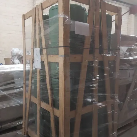 PALLET CONTAINING APPROXIMATELY 8x BRANDED COPPER & STEEL CYLINDERS