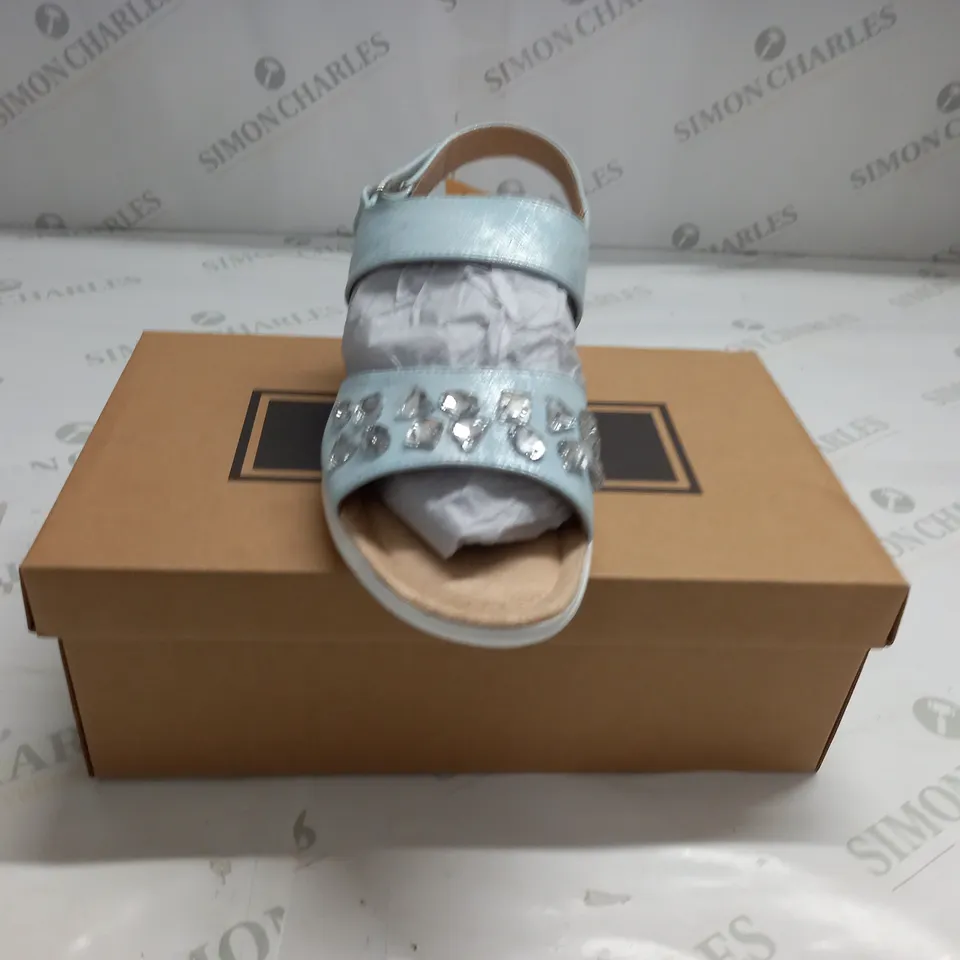 BOXED PAIR OF CUSHION WALK JEWELLED SANDALS IN SILVER - SIZE 6