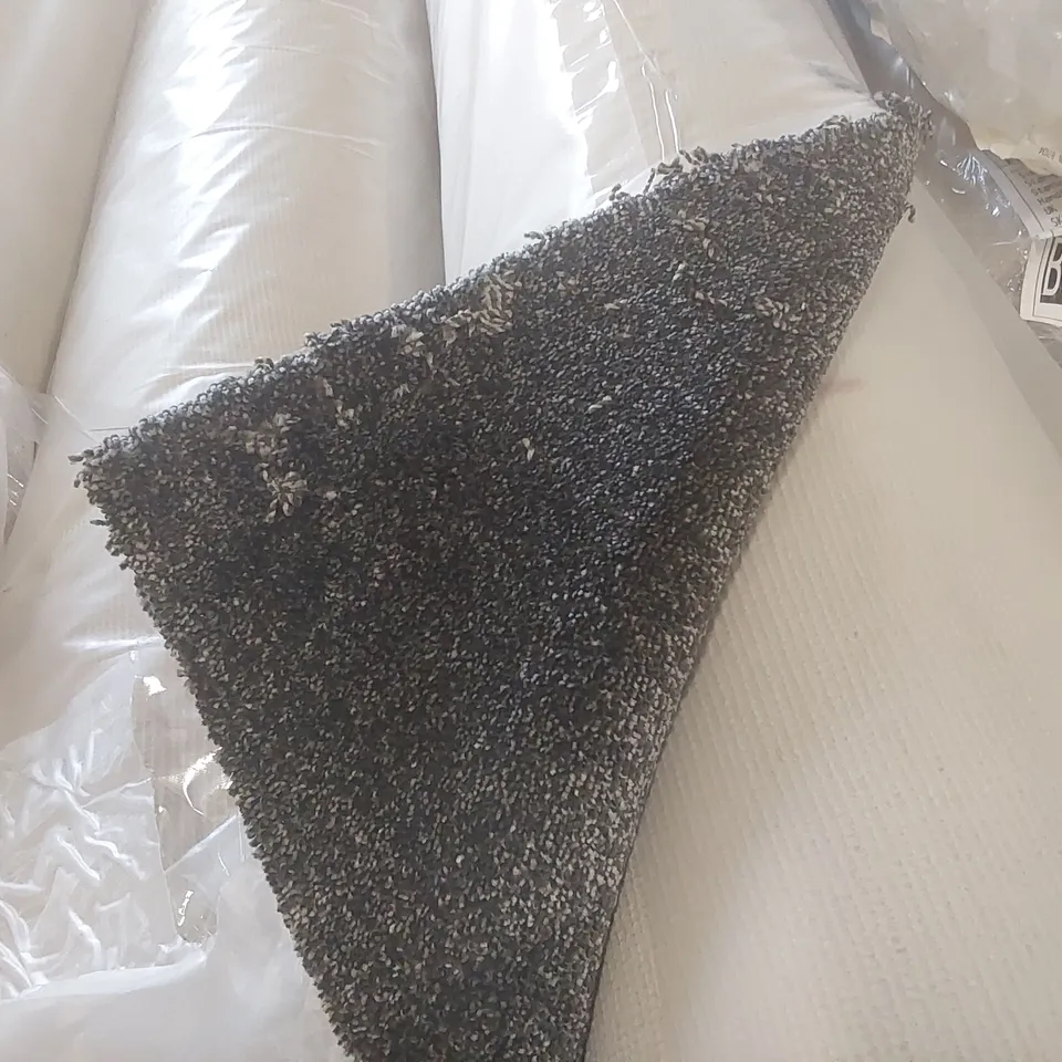 ROLL OF QUALITY ENDLESS CHARM NIGHTFALL CARPET - APPROXIMATELY 3 x 5m