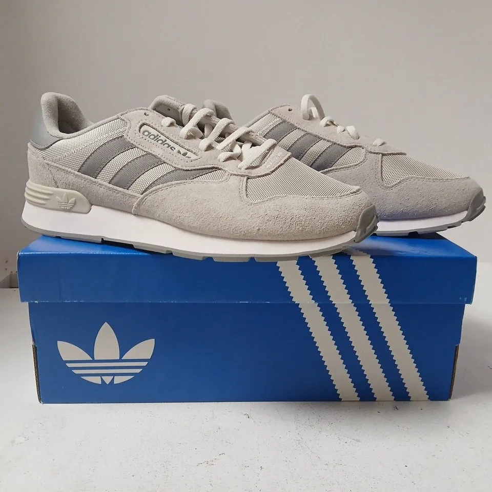 BOXED PAIR OF ADIDAS TREZIOD 2 TRAINERS IN GREY SIZE UK 9