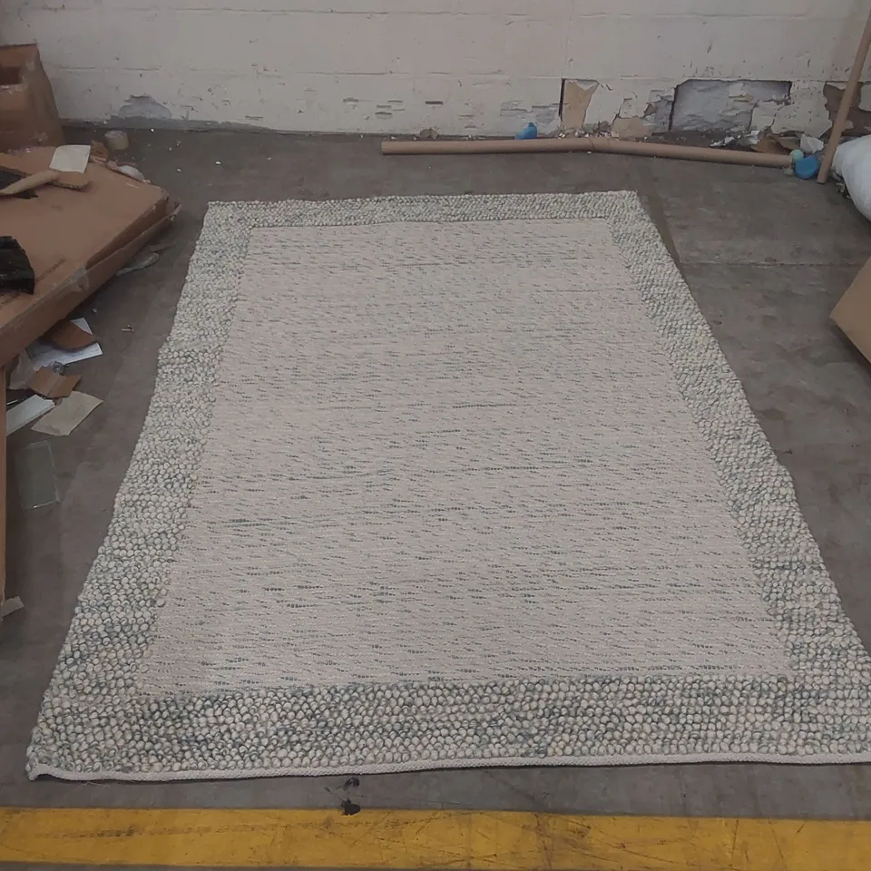 QUALITY DESIGNER AREA RUG - APPROXIMATELY 225 x 155cm
