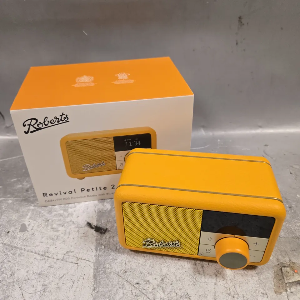BOXED ROBERTS REVIVAL PETIE 2 PORTABLE DAB+/FM RADIO WITH BLUETOOTH 
