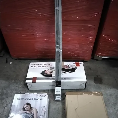 PALLET OF HOUSEHOLD ITEMS TO INCLUDE ELECTRIC BLANKET, CHRISTMAS WREATH, VENETIAN BLIND, MULTIFUNCTIONAL ELECTRIC OVEN AND OTHER ASSORTED ITEMS...