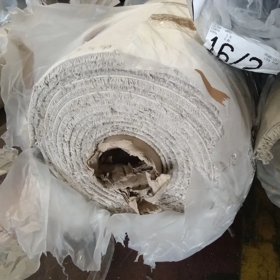 ROLL OF QUALITY GRACE VALOUR CARPET // APPROX SIZE: 10.5 x 4m