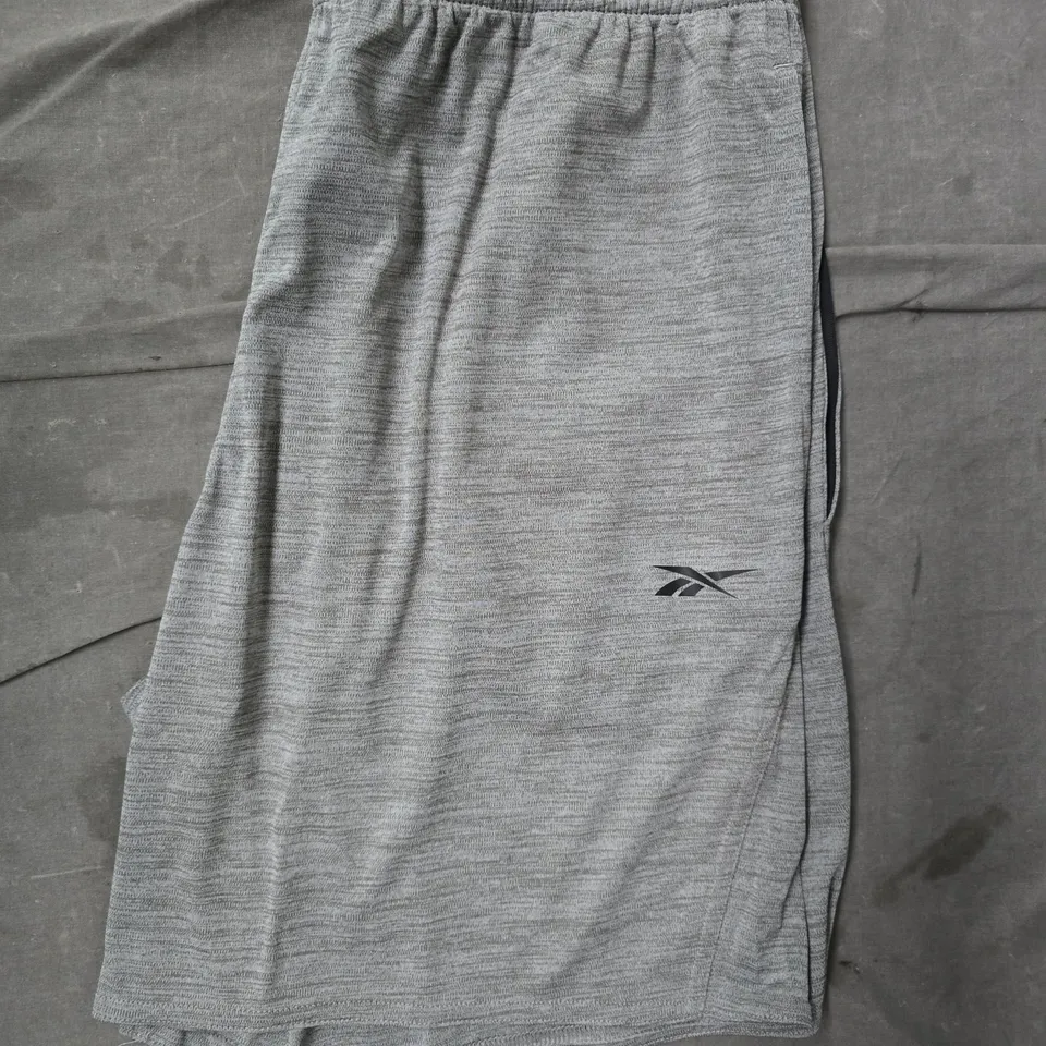 REEBOK TRAIN KNIT SHORTS IN GREY SIZE MEDIUM