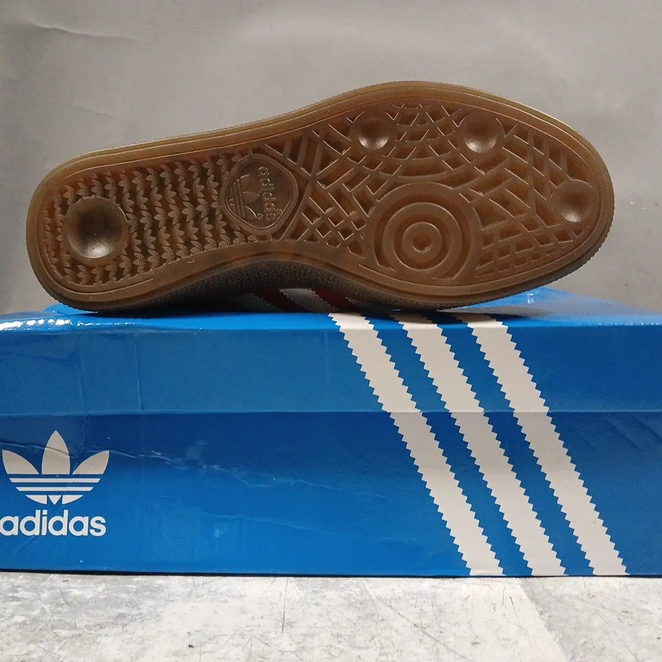 BOXED PAIR OF ADIDAS HANDBALL SPEZIAL SHOES IN RED/WHITE SIZE UK 3.5