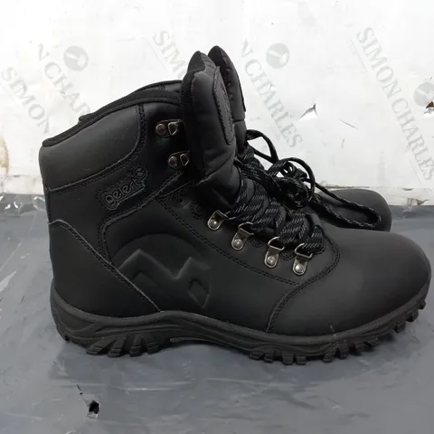 PAIR OF GELERT HIGH RISE WALKING BOOTS IN BLACK - 9.5