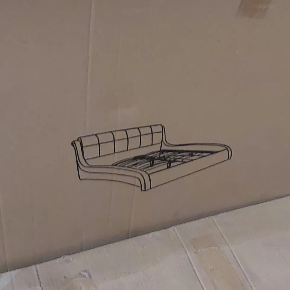 BOXED GIOMANI DESIGNS BED PARTS - BLACK + WHITE (6 PARTS)