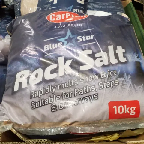 PALLET CONTAINING LARGE QUANTITY OF CARPLAN BLUE STAR 10KG ROCK SALT BAGS