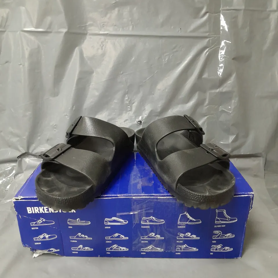 BIRKENSTOCK LADIES SLIDERS BUCKLE FASTENING BLACK SIZE 4