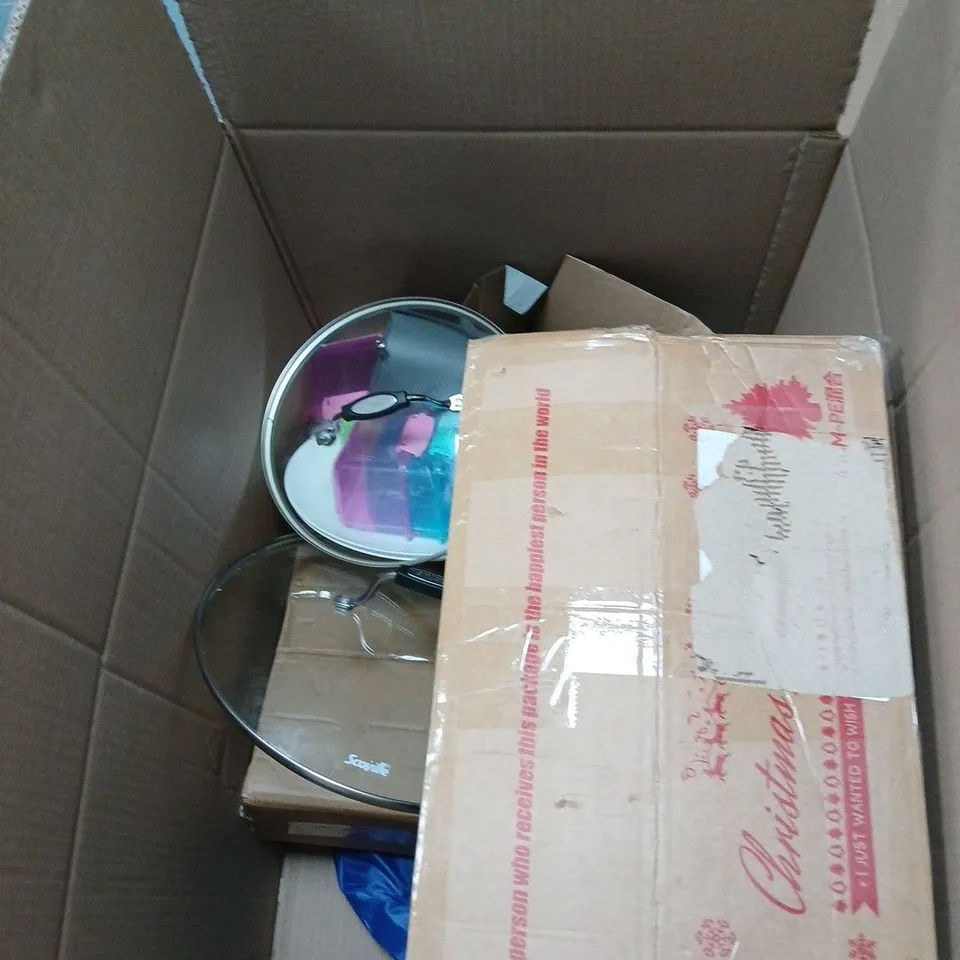 BOX OF APPROXIMATELY 12 ASSORTED ITEMS INCLUDING YORK CUTLERY SET , MUSHROOM GARLAND AND PARTY TIME PULL BACK MINI 