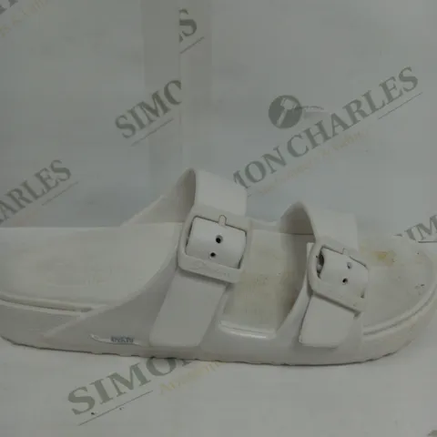 SKETCHERS FOAMIES WHITE SANDAL SIZE 8