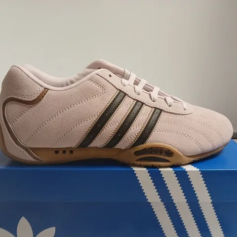 BOXED PAIR OF ADIDAS ADIRACER LOW W WOMEN'S TRAINERS – PINK NUBUCK, UK 5.5