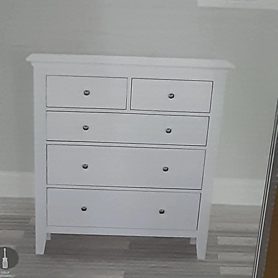 BOXED LYNTON 8 DRAWER CHEST IN WHITE , H101 X W84 X D32CM 