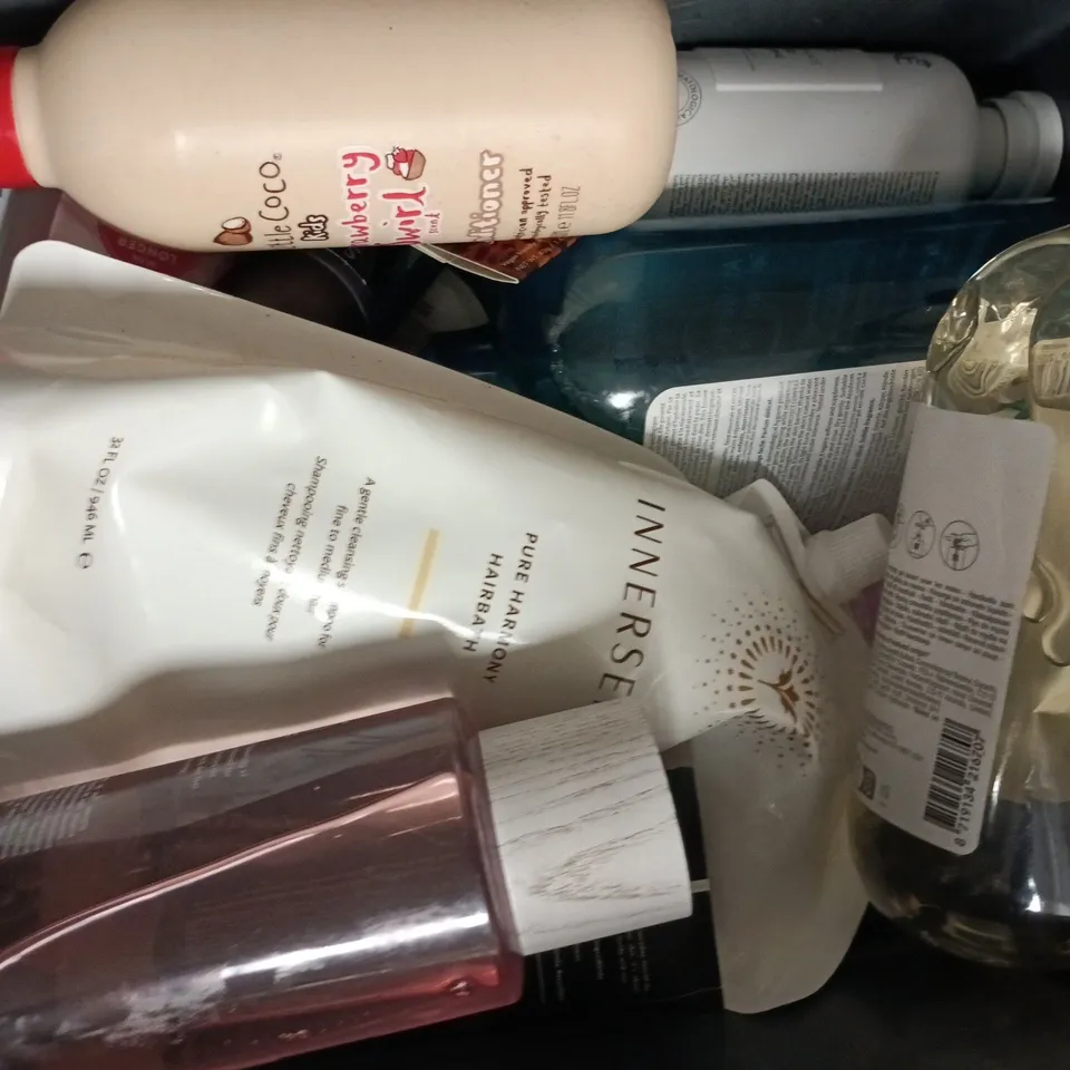 APPROXIMATELY 15 ASSORTED COSMETIC ITEMS TO INCLUDE UMBERTO GIANNINI, NIVEA, ETC - COLLECTION ONLY