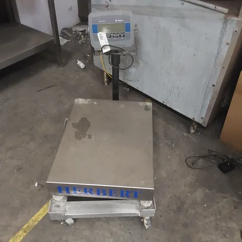 HERBERT BPS700 SERIES COMMERCIAL PORTABLE SCALE 