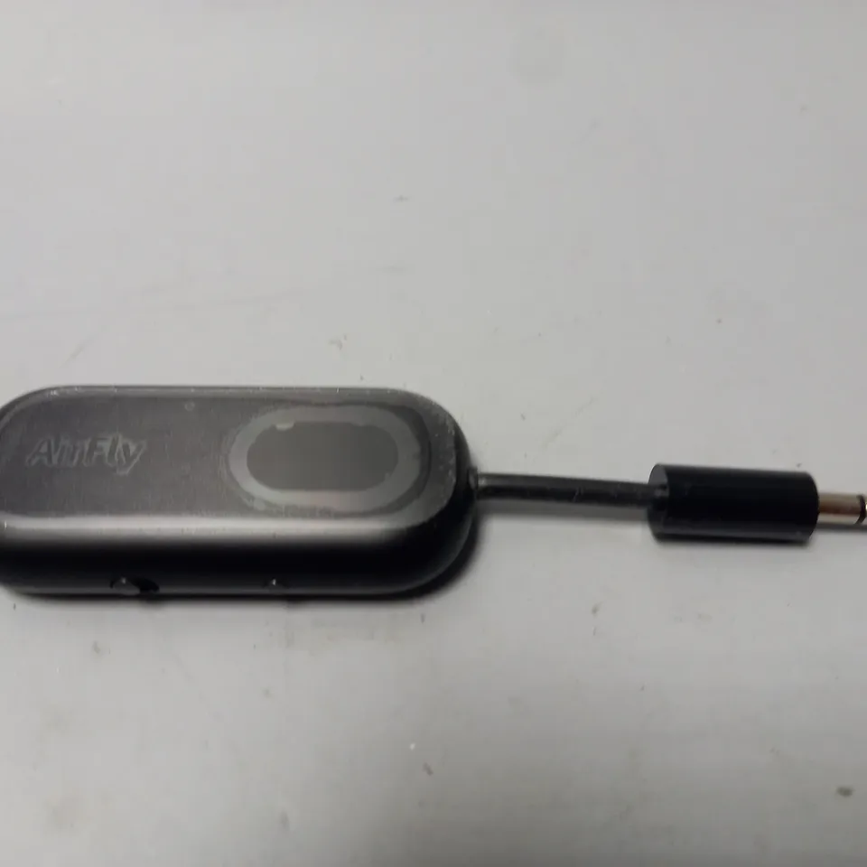 BOXED TWELVE SOUTH AIRFLY PRO - BLACK