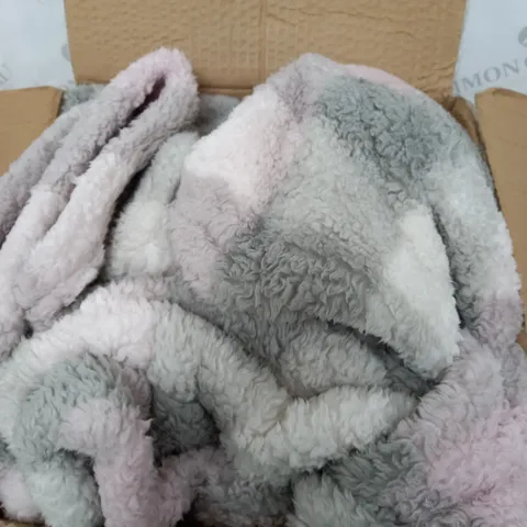 COZEE HOME SHERPA CAPE WRAP LILAC ONE SIZE