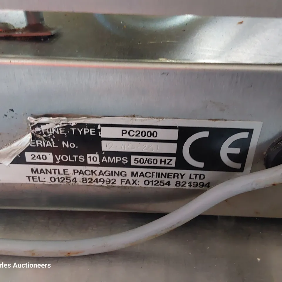 MANTLE PIZZA TOPPER C2000