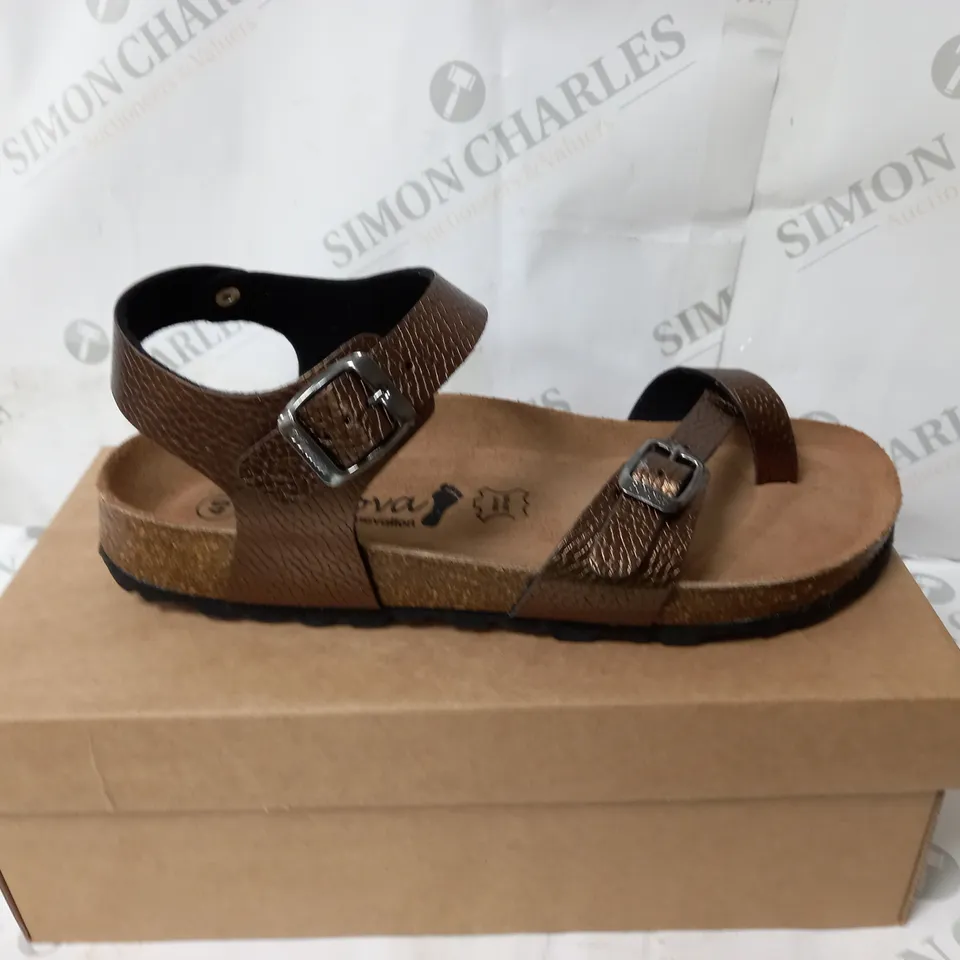 BOXED BONOVA SANDALS IN METALLIC BRONZE COLOUR SIZE 7