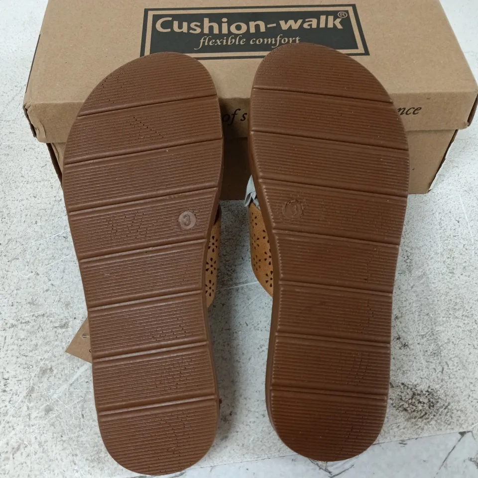 BOXED PAIR OF CUSHION-WALK CHARLOTTE SANDALS IN BEIGE - SIZE 3