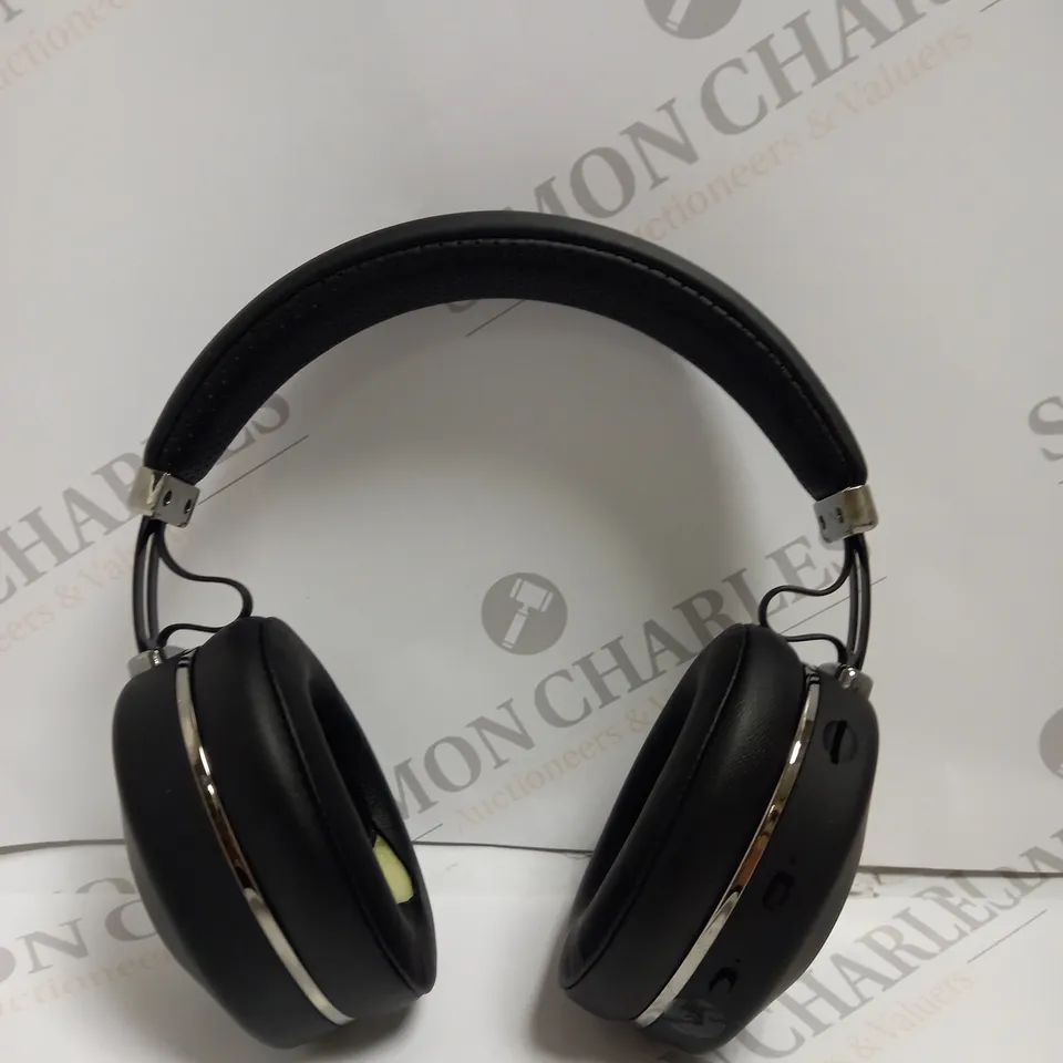BOXED HURRICANE 2ND GENERATION HEADPHONES 