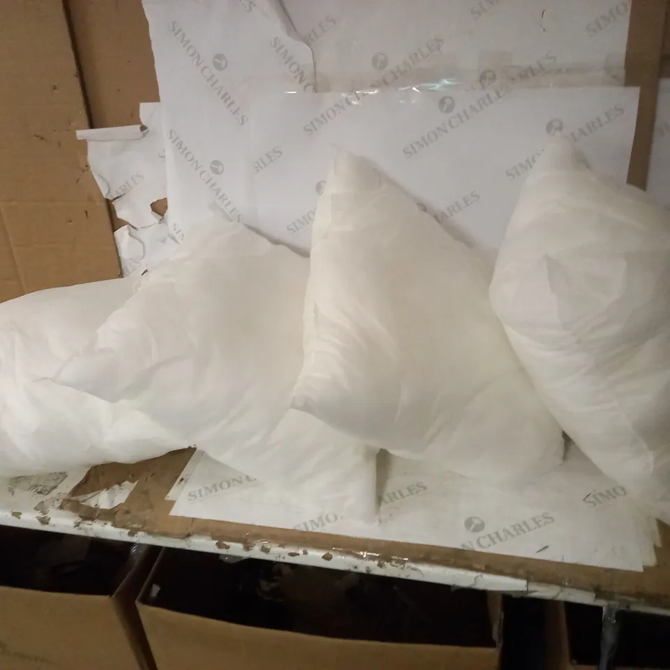 LOT OF 4 SMALL CUSHIONS