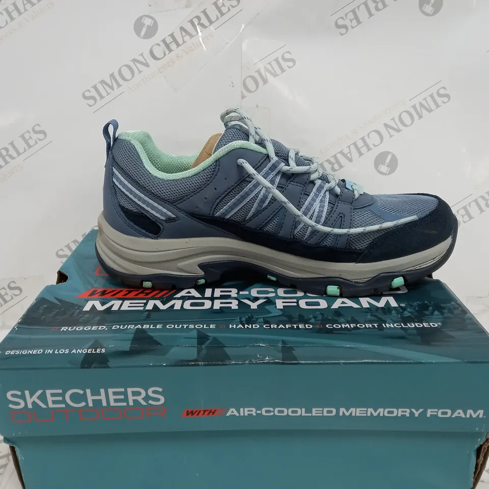 BOXED SKECHERS TREGO LOOKOUT POINT WATERPROOF HIKER SHOES, SLATE - SIZE 4