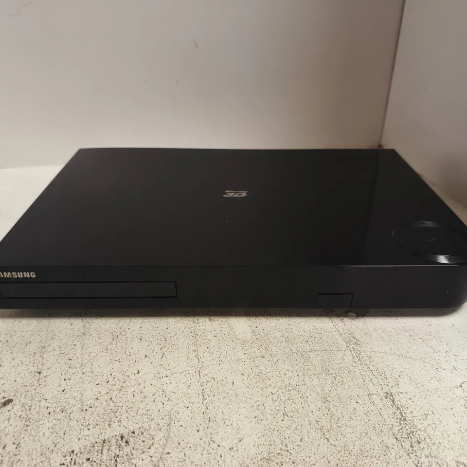 SAMSUNG BLU-RAY DISC PLAYER (BD-H8500M)