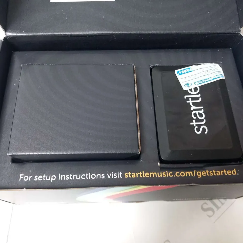 BOXED STARTLE MUSIC+