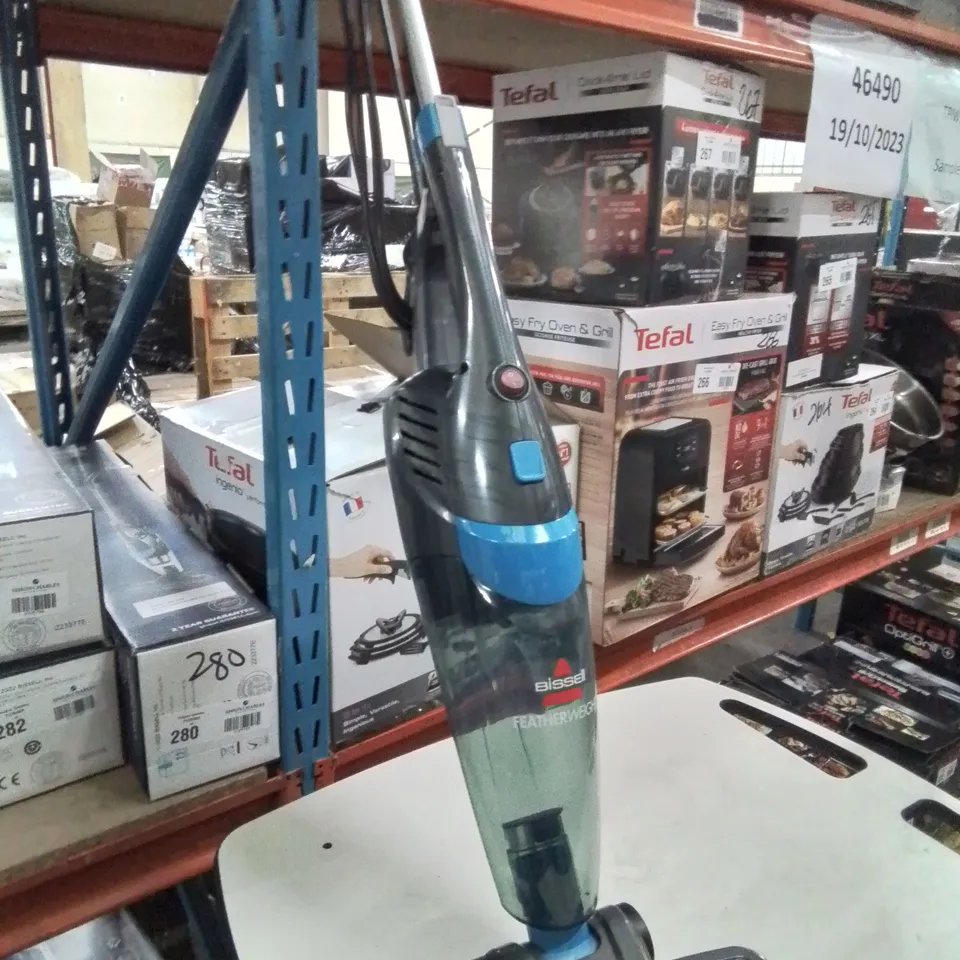 BISSELL FEATHERWEIGHT 2-IN-1 LIGHTWEIGHT VACUUM 