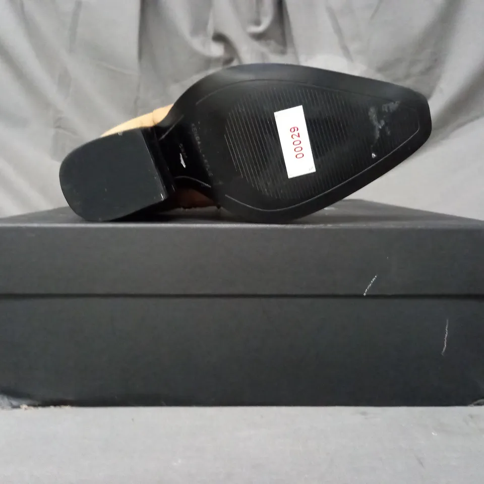 BOXED PAIR OF KENDALL + KYLIE CLIVE SUEDE ANKLE BOOTS IN BROWN SIZE 5/5M