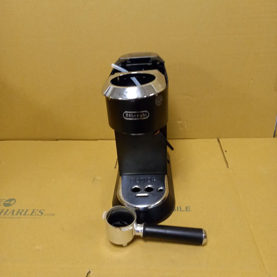 DE'LONGHI DEDICA COFFEE MACHINE