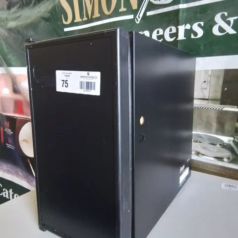 VITRIFRIGO COUNTER TOP MILK FRIDGE 240V Model FG14CBUK