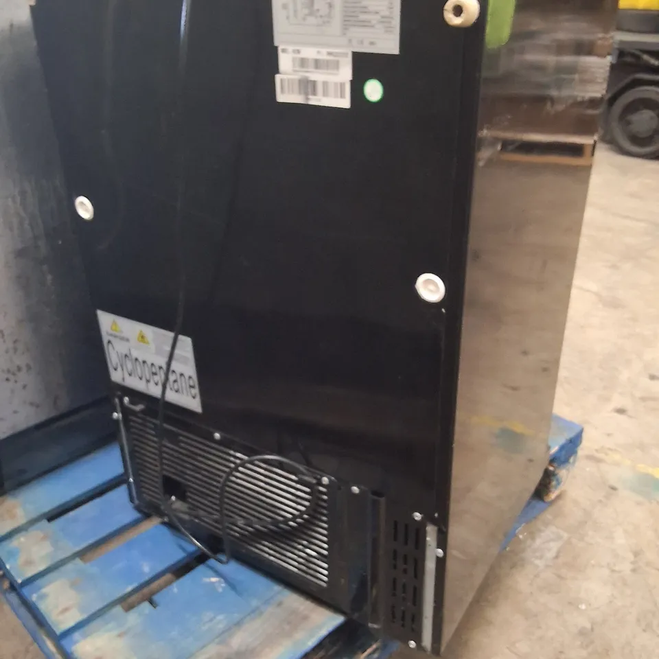 HALLCO HC1BK SINGLE DOOR UNDERCOUNTER BOTTLE COOLER