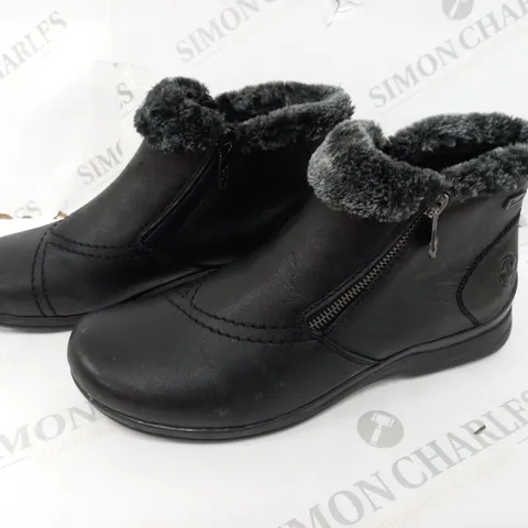 BOXED PAIR OF RIEKER FUR CUFF BOOTS IN BLACK UK SIZE 6.5